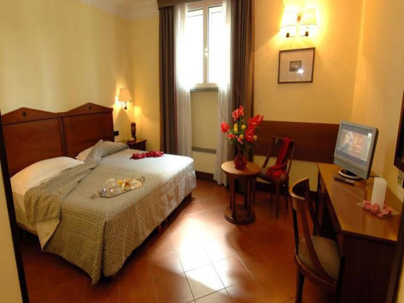 Hotel Malaspina ฟลอเรนซ์ ภายนอก รูปภาพ